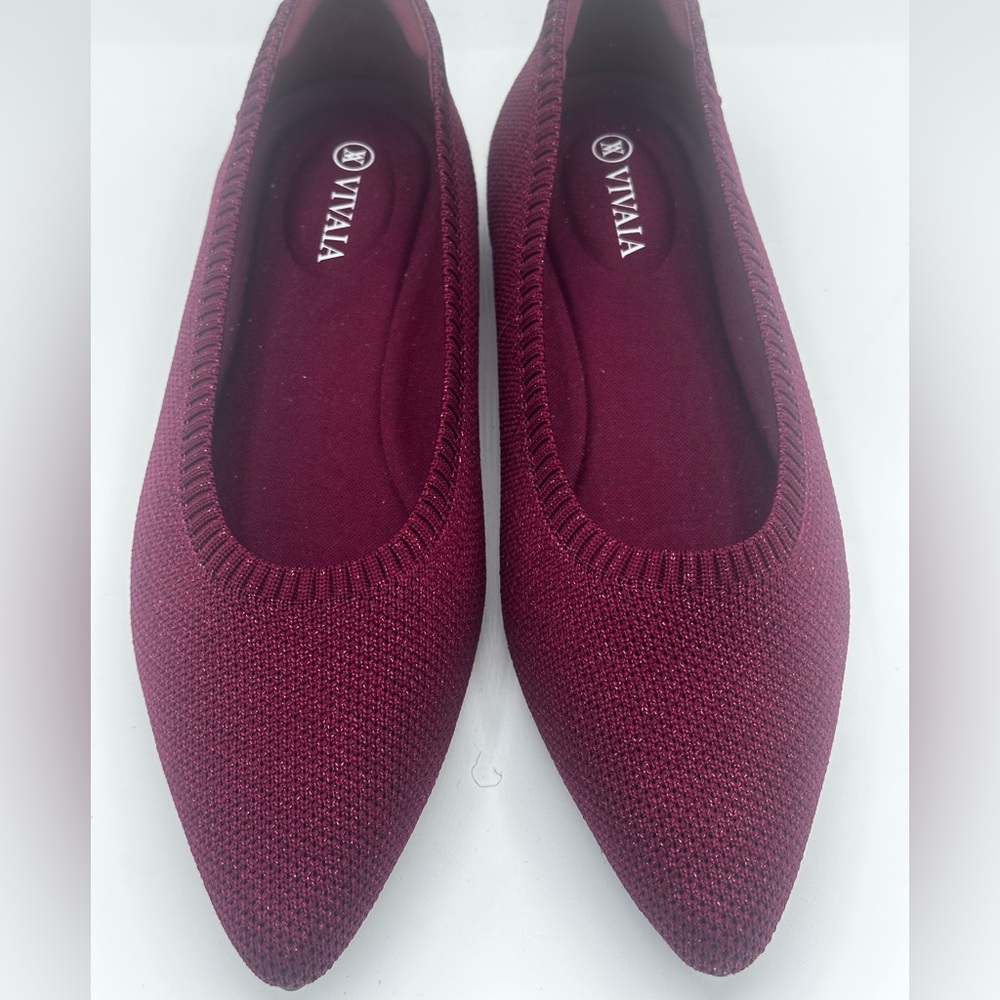 VIVIA NEW Women's Burgundy “V” Soarkle stretchy comfy every day flats Size 37